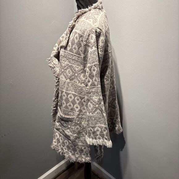World Market Women's‎ Boho Rug Jacket L/XL Gray Cream Aztec Fringe Trim - Picture 2 of 13